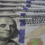 Dólar sobe para R$ 5,25 com tensões no Oriente Médio