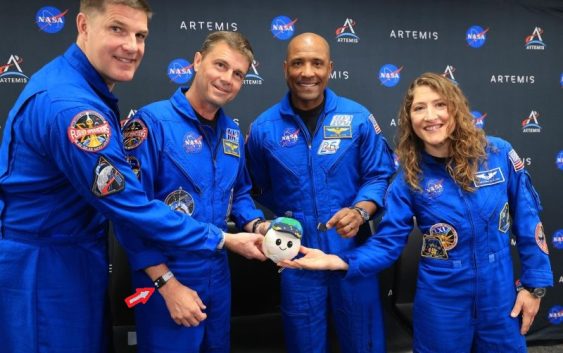 Astronautas da Artemis II usam relógio com tecnologia da USP