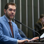 Plínio Valério pede votação de PEC sobre Banco Central e Pix
